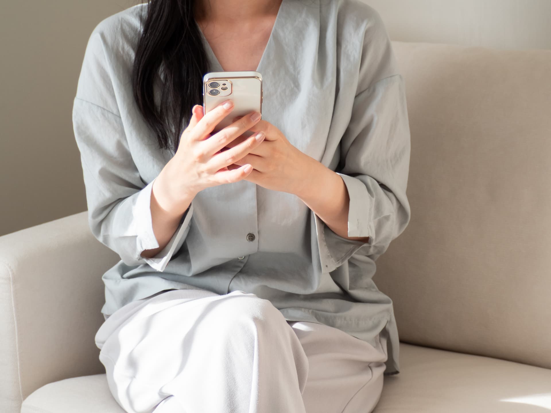 スマホが運気を奪う？通知疲れを減らすデジタル風水